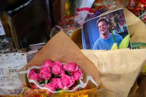To επίσημο τρέιλερ για το ντοκιμαντέρ «The One About Matthew Perry» στο Netflix