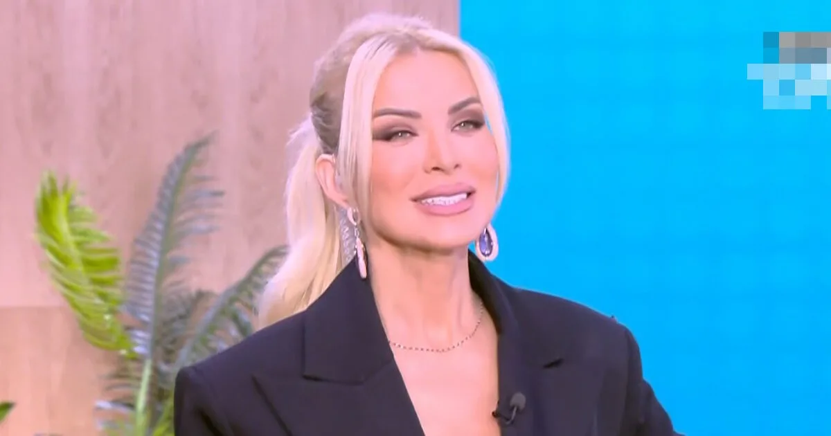Αποκάλυψη: Η Κατερίνα Καινούργιου «γκρεμίζει» το παρελθόν της για χάρη της κόρης της