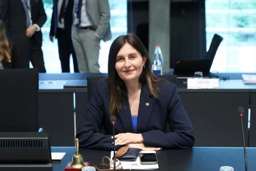 Επίσκεψη εργασίας στην Απω Ανατολή θα πραγματοποιήσει η Υφ. Ναυτιλίας