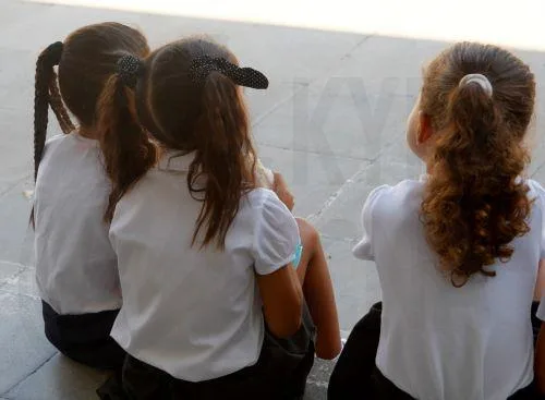 Οι χαμηλές απολαβές, οι ελλείψεις και η ανάγκη αναθεώρησης του θεσμού σχολικών συνοδών στην Επ. Παιδείας