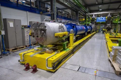Συνεργασία CERN-Mistral για νέο μοντέλο ΤΝ για τη φυσική