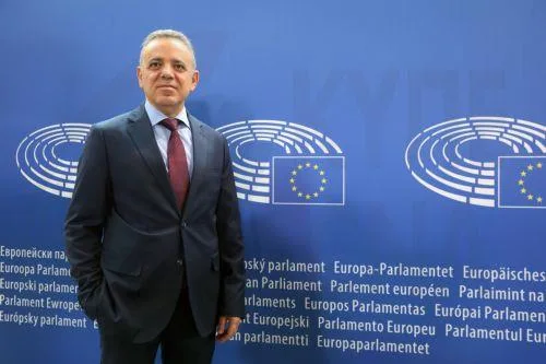 Συνέδριο στο ΕΚ για εποικισμό και σφετερισμό ε/κ περιουσιών οργανώνει ο Μαυρίδης