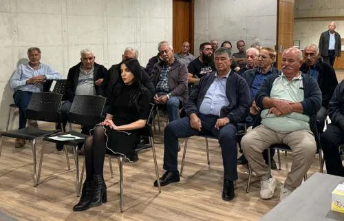 Στους δρόμους οι αμπελουργοί της Πάφου ζητούν αποζημιώσεις για τον περονόσπορο