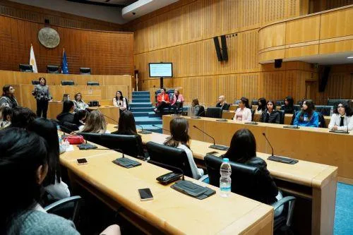 Μη αναπαραγωγή στοιχείων από δηλώσεις «Πόθεν Έσχες» ζητά η Αρχή Προστασίας Προσωπικών Δεδομένων