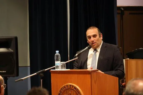 Τα άτομα με αυτισμό χρειάζονται στήριξη και πράξεις, λέει ο Γ. Καρούσος