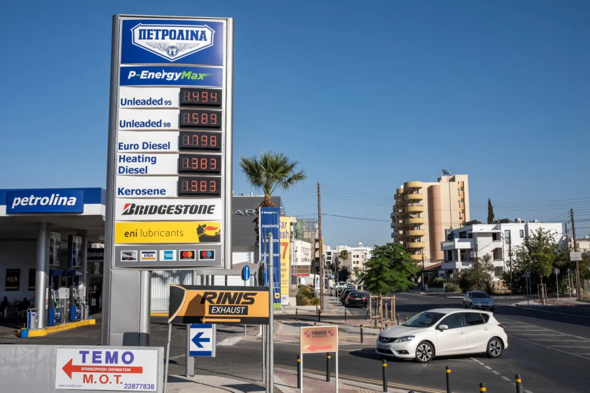 Αυξημένη ροή ελληνοκυπρίων στα κατεχόμενα για προμήθεια καυσίμων