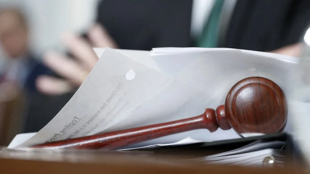 Μη παραδοχή στις κατηγορίες απάντησε 48χρονος για την πολύκροτη υπόθεση των επεισοδίων της 17ης Ιανουαρίου