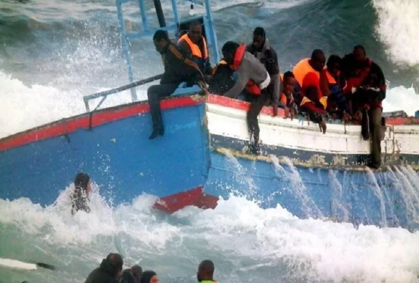 Ναυάγιο στην Γκάμπια με 12 νεκρούς και δεκάδες αγνοούμενους