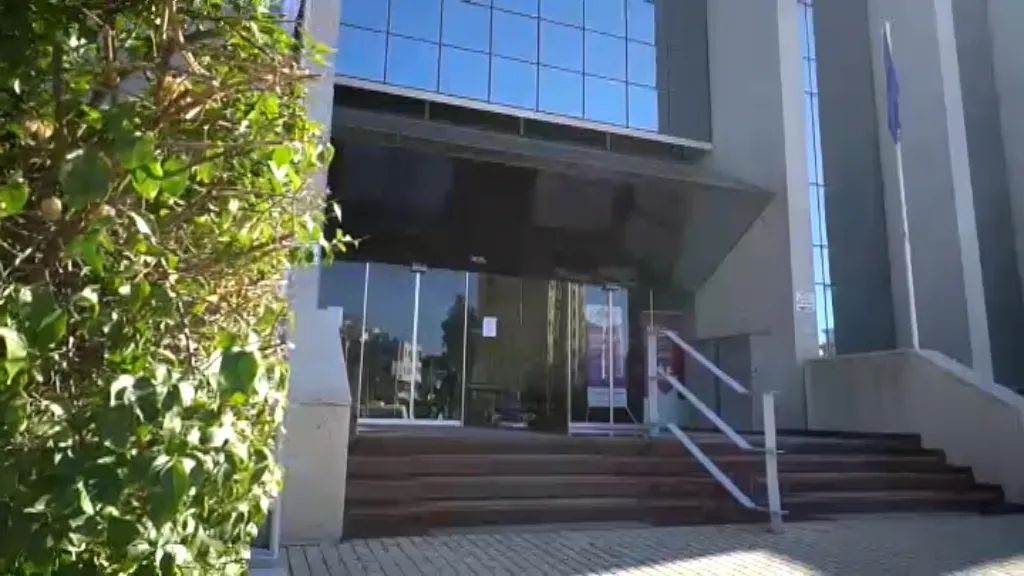 Καταγγελίες για παράνομα πάρτι με ενέσιμα μπότοξ και βιταμίνες – Στο νοσοκομείο νεαρή μετά από αλλεργική αντίδραση