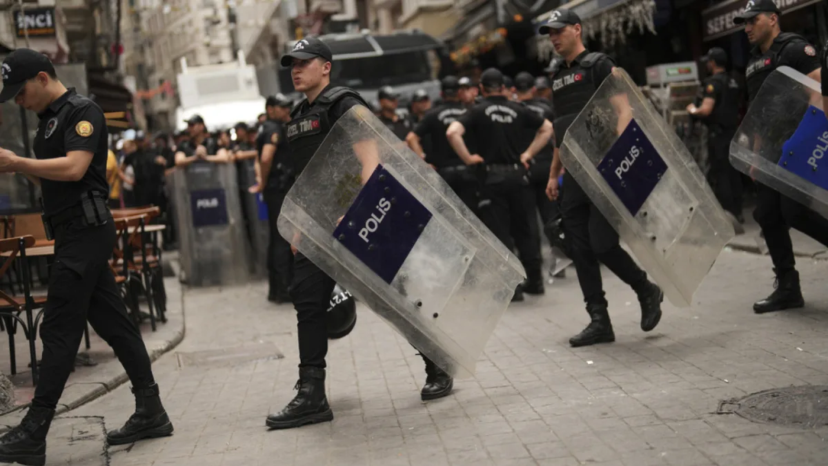 Τούρκοι αστυνομικοί δρόμος